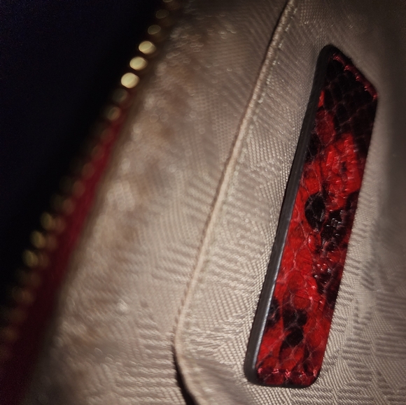 Michael Kors zippered wristlet - Picture 6 of 6